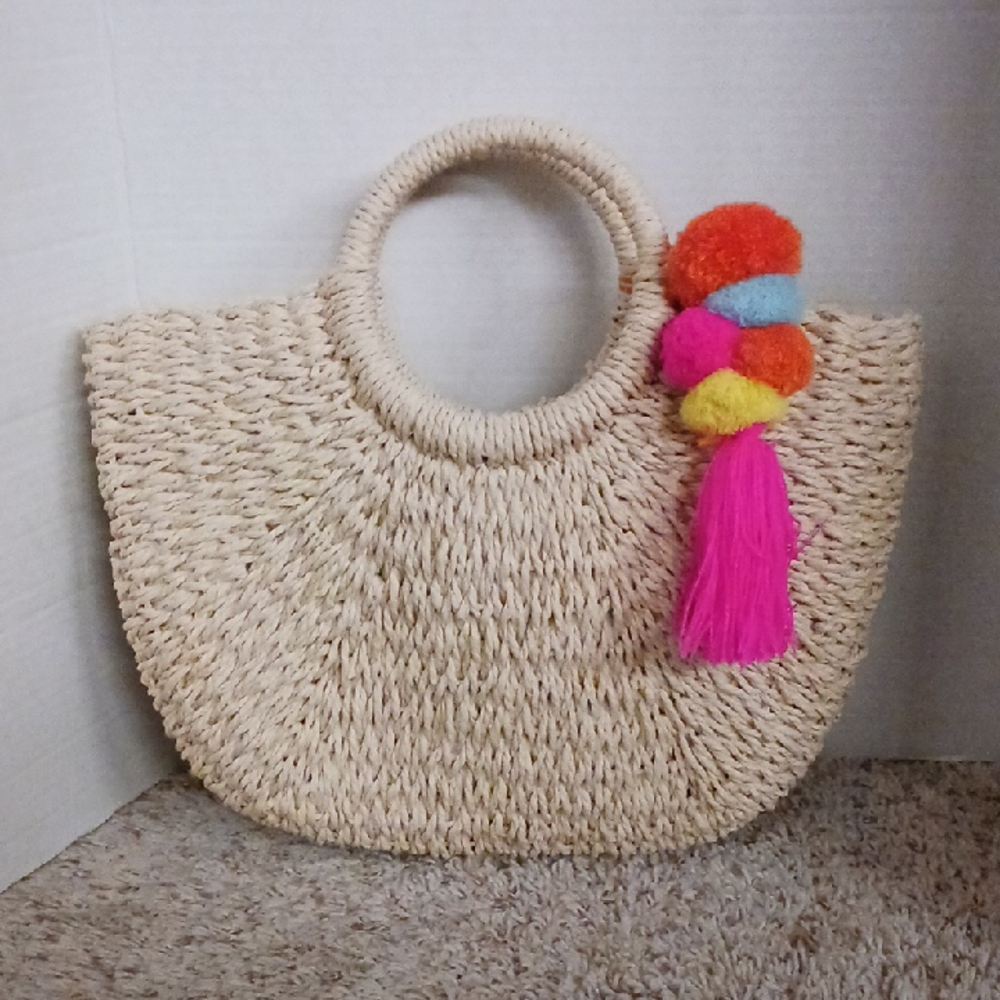 Chic Straw Tote with Vibrant Tassels